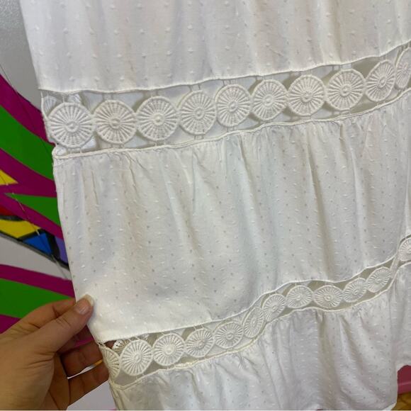 Skies are Blue Curvy, White Spaghetti Strip Dress. Size 3X. Excellent condition! - Picture 2 of 7